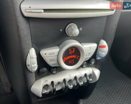 Белый Мини Купер, объемом двигателя 1.6 л и пробегом 178 тыс. км за 6499 $, фото 16 на Automoto.ua