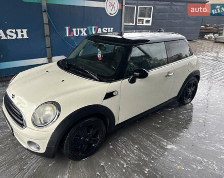 Білий Міні Cooper, об'ємом двигуна 1.6 л та пробігом 255 тис. км за 4600 $, фото 6 на Automoto.ua
