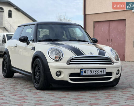 Белый Мини Купер, объемом двигателя 1.6 л и пробегом 178 тыс. км за 6499 $, фото 2 на Automoto.ua