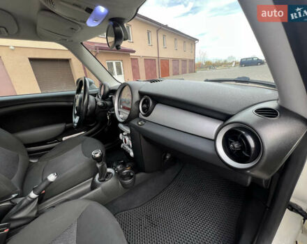 Белый Мини Купер, объемом двигателя 1.6 л и пробегом 178 тыс. км за 6499 $, фото 22 на Automoto.ua