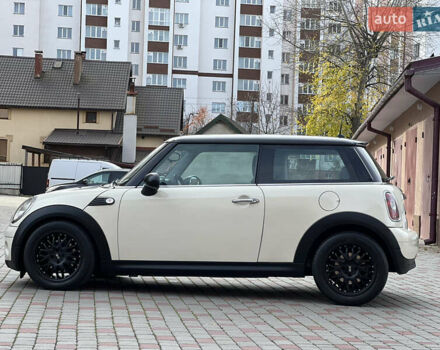Белый Мини Купер, объемом двигателя 1.6 л и пробегом 178 тыс. км за 6499 $, фото 8 на Automoto.ua