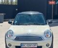 Белый Мини Купер, объемом двигателя 1.6 л и пробегом 270 тыс. км за 5200 $, фото 1 на Automoto.ua