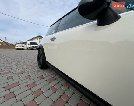 Белый Мини Купер, объемом двигателя 1.6 л и пробегом 178 тыс. км за 6499 $, фото 10 на Automoto.ua