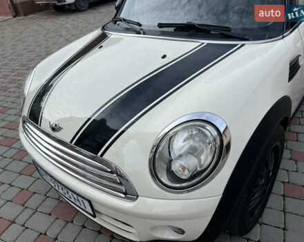 Белый Мини Купер, объемом двигателя 1.6 л и пробегом 178 тыс. км за 6499 $, фото 6 на Automoto.ua
