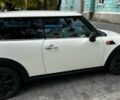 Белый Мини Купер, объемом двигателя 1.4 л и пробегом 203 тыс. км за 5800 $, фото 2 на Automoto.ua