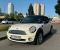 Белый Мини Купер, объемом двигателя 1.6 л и пробегом 227 тыс. км за 5800 $, фото 1 на Automoto.ua