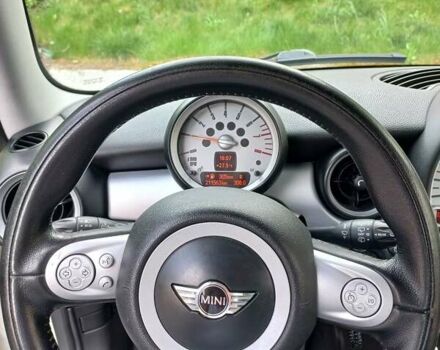 Білий Міні Cooper, об'ємом двигуна 1.4 л та пробігом 211 тис. км за 4500 $, фото 1 на Automoto.ua
