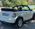 Белый Мини Купер, объемом двигателя 1.6 л и пробегом 225 тыс. км за 9000 $, фото 6 на Automoto.ua