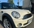 Белый Мини Купер, объемом двигателя 1.6 л и пробегом 227 тыс. км за 5800 $, фото 2 на Automoto.ua