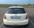 Білий Міні Cooper, об'ємом двигуна 1.4 л та пробігом 211 тис. км за 4500 $, фото 3 на Automoto.ua