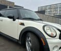Белый Мини Купер, объемом двигателя 1.6 л и пробегом 152 тыс. км за 8200 $, фото 1 на Automoto.ua
