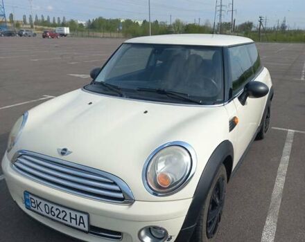 Білий Міні Cooper, об'ємом двигуна 1.4 л та пробігом 211 тис. км за 4500 $, фото 5 на Automoto.ua