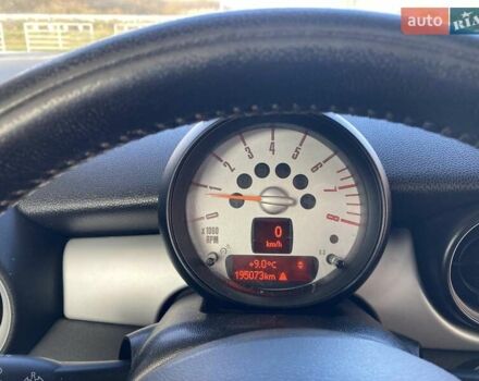 Мини Купер 2010 в Львове на Automoto.ua Белый Мини Купер, объемом двигателя 1.6 л и пробегом 195 тыс. км за 4799 $, фото 10 на Automoto.ua