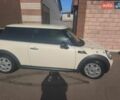 Белый Мини Купер, объемом двигателя 1.6 л и пробегом 243 тыс. км за 6300 $, фото 1 на Automoto.ua