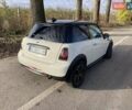 Мини Купер 2010 в Львове на Automoto.ua Белый Мини Купер, объемом двигателя 1.6 л и пробегом 195 тыс. км за 4799 $, фото 6 на Automoto.ua