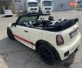 Белый Мини Купер, объемом двигателя 1.6 л и пробегом 127 тыс. км за 11000 $, фото 4 на Automoto.ua