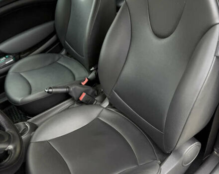 Белый Мини Купер, объемом двигателя 1.6 л и пробегом 132 тыс. км за 7950 $, фото 15 на Automoto.ua