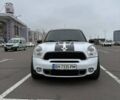 Белый Мини Купер, объемом двигателя 1.6 л и пробегом 180 тыс. км за 10000 $, фото 1 на Automoto.ua