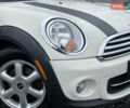 Белый Мини Купер, объемом двигателя 1.6 л и пробегом 178 тыс. км за 7990 $, фото 2 на Automoto.ua