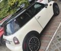 Белый Мини Купер, объемом двигателя 1.6 л и пробегом 220 тыс. км за 7000 $, фото 4 на Automoto.ua