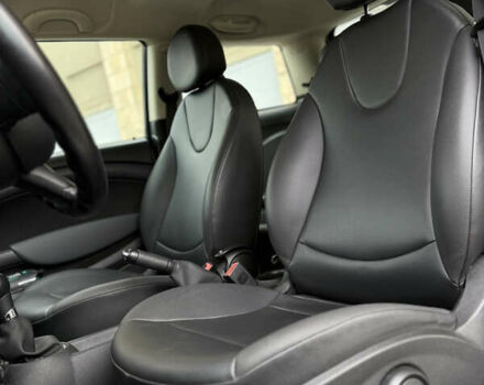 Белый Мини Купер, объемом двигателя 1.6 л и пробегом 132 тыс. км за 7950 $, фото 12 на Automoto.ua