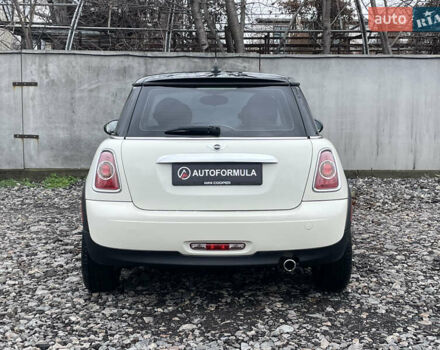 Белый Мини Купер, объемом двигателя 1.6 л и пробегом 178 тыс. км за 7990 $, фото 8 на Automoto.ua