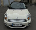 Белый Мини Купер, объемом двигателя 1.6 л и пробегом 132 тыс. км за 7950 $, фото 2 на Automoto.ua