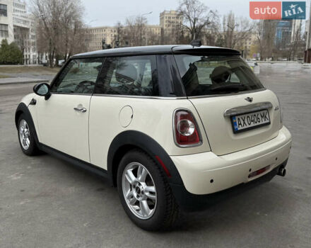 Белый Мини Купер, объемом двигателя 1.6 л и пробегом 132 тыс. км за 7950 $, фото 8 на Automoto.ua
