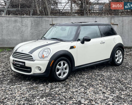 Белый Мини Купер, объемом двигателя 1.6 л и пробегом 178 тыс. км за 7990 $, фото 4 на Automoto.ua