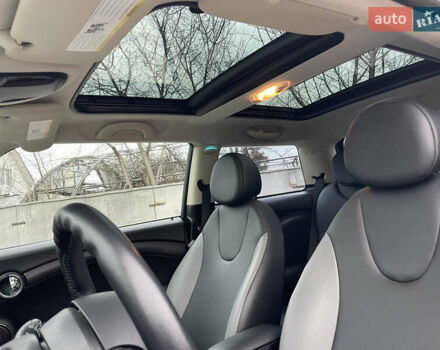 Белый Мини Купер, объемом двигателя 1.6 л и пробегом 178 тыс. км за 7990 $, фото 25 на Automoto.ua