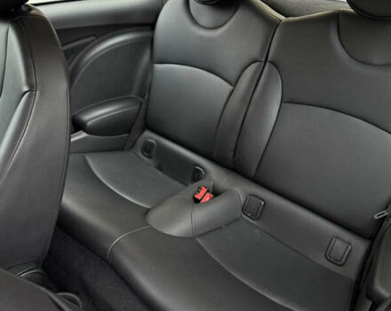 Белый Мини Купер, объемом двигателя 1.6 л и пробегом 132 тыс. км за 7950 $, фото 14 на Automoto.ua