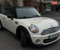 Белый Мини Купер, объемом двигателя 1.6 л и пробегом 132 тыс. км за 7950 $, фото 4 на Automoto.ua