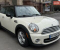 Белый Мини Купер, объемом двигателя 1.6 л и пробегом 132 тыс. км за 7950 $, фото 5 на Automoto.ua
