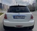 Білий Міні Cooper, об'ємом двигуна 1.6 л та пробігом 177 тис. км за 7100 $, фото 8 на Automoto.ua