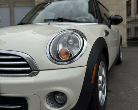 Белый Мини Купер, объемом двигателя 1.6 л и пробегом 132 тыс. км за 7950 $, фото 3 на Automoto.ua