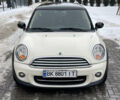 Белый Мини Купер, объемом двигателя 1.6 л и пробегом 250 тыс. км за 7000 $, фото 1 на Automoto.ua