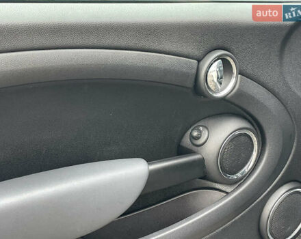 Белый Мини Купер, объемом двигателя 1.6 л и пробегом 178 тыс. км за 7990 $, фото 24 на Automoto.ua