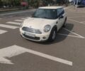 Белый Мини Купер, объемом двигателя 1.6 л и пробегом 220 тыс. км за 6900 $, фото 17 на Automoto.ua
