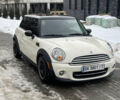 Белый Мини Купер, объемом двигателя 1.6 л и пробегом 250 тыс. км за 7000 $, фото 2 на Automoto.ua