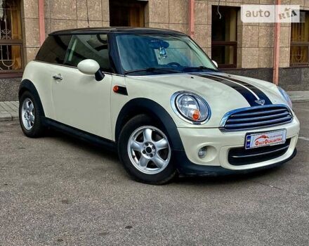 Білий Міні Cooper, об'ємом двигуна 1.6 л та пробігом 157 тис. км за 6999 $, фото 5 на Automoto.ua