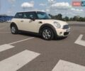 Белый Мини Купер, объемом двигателя 1.6 л и пробегом 221 тыс. км за 6280 $, фото 1 на Automoto.ua