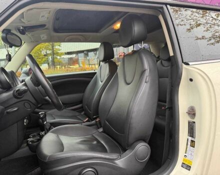 Міні Cooper 2012 у Києві на Automoto.ua Білий Міні Cooper, об'ємом двигуна 1.6 л та пробігом 131 тис. км за 8990 $, фото 6 на Automoto.ua