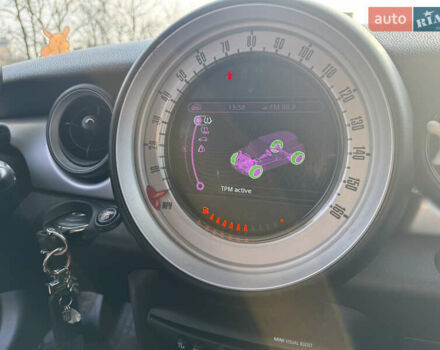 Белый Мини Купер, объемом двигателя 1.6 л и пробегом 173 тыс. км за 8500 $, фото 13 на Automoto.ua