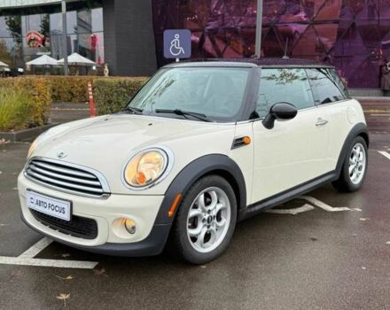 Міні Cooper 2012 у Києві на Automoto.ua Білий Міні Cooper, об'ємом двигуна 1.6 л та пробігом 131 тис. км за 8990 $, фото 2 на Automoto.ua