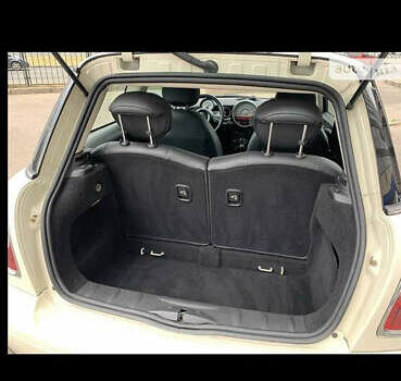 Белый Мини Купер, объемом двигателя 1.6 л и пробегом 207 тыс. км за 7500 $, фото 13 на Automoto.ua