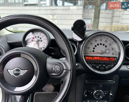 Білий Міні Cooper, об'ємом двигуна 1.6 л та пробігом 135 тис. км за 8500 $, фото 12 на Automoto.ua
