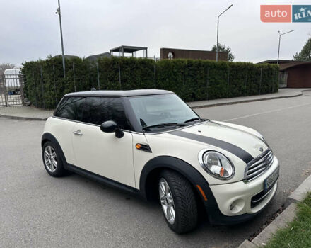 Білий Міні Cooper, об'ємом двигуна 1.6 л та пробігом 135 тис. км за 8500 $, фото 2 на Automoto.ua