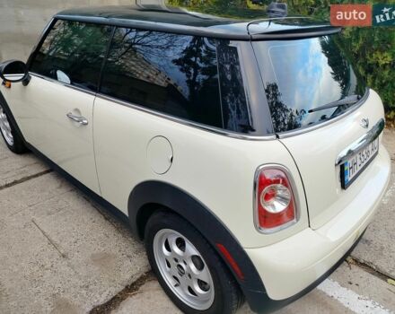 Білий Міні Cooper, об'ємом двигуна 1.6 л та пробігом 136 тис. км за 6600 $, фото 11 на Automoto.ua