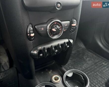 Білий Міні Cooper, об'ємом двигуна 1.6 л та пробігом 131 тис. км за 8990 $, фото 17 на Automoto.ua