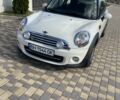 Белый Мини Купер, объемом двигателя 1.6 л и пробегом 230 тыс. км за 6999 $, фото 2 на Automoto.ua